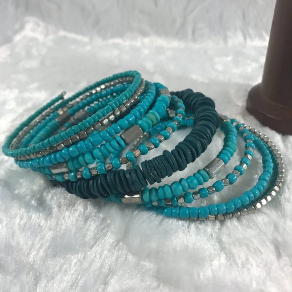 BoHo Beaded Bracelet Memory Wire Turquoise Color - Picture 2 of 6